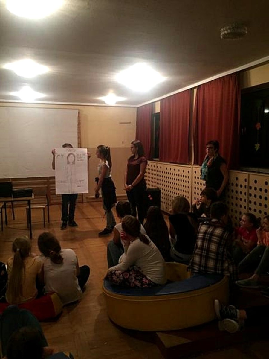 Filmowy wieczór w szkole