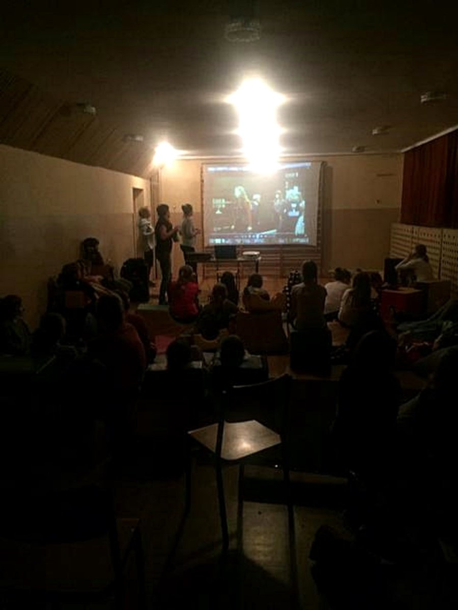 Filmowy wieczór w szkole