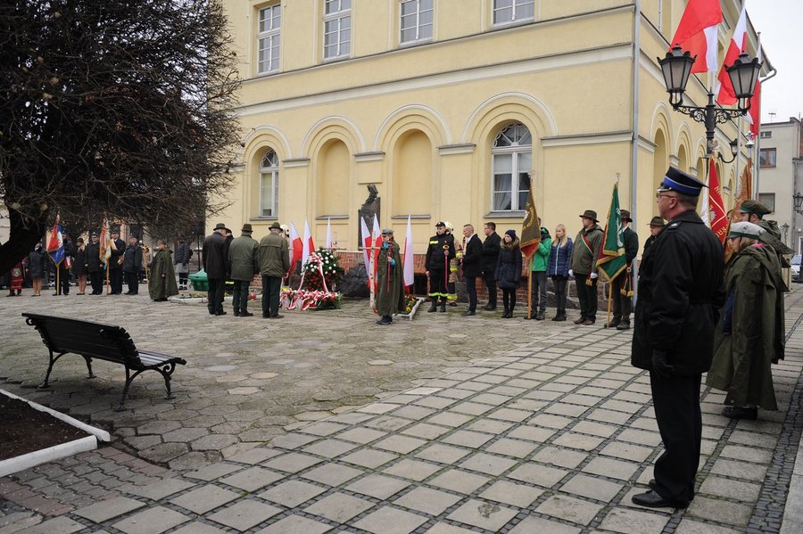 Msza, przemarsz i wiązanki