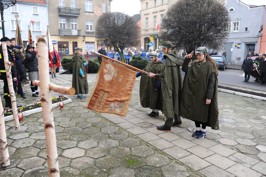 Msza, przemarsz i wiązanki