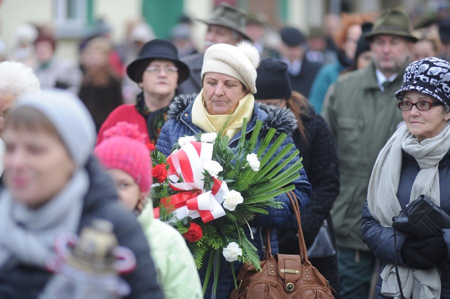 Msza, przemarsz i wiązanki