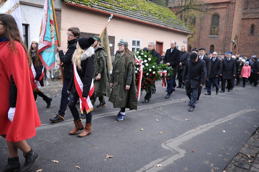 Msza, przemarsz i wiązanki