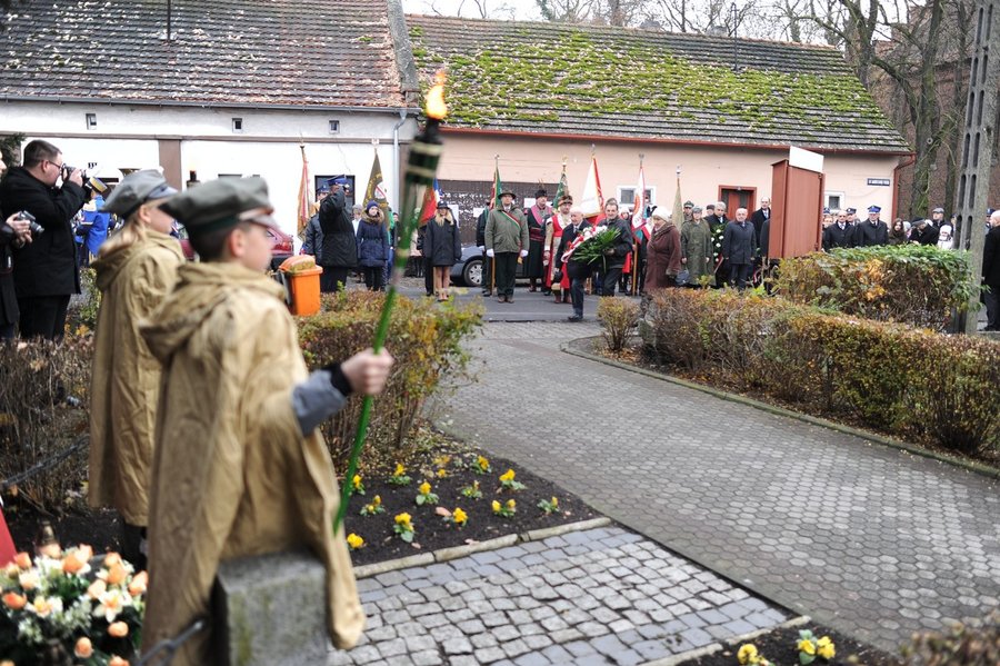 Msza, przemarsz i wiązanki