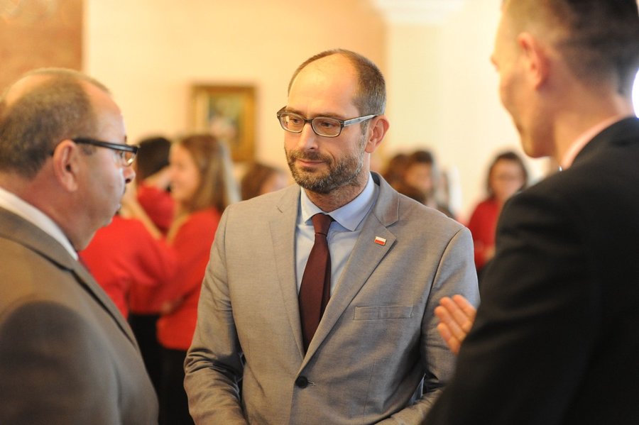 Medale i kwiaty dla małżeństw