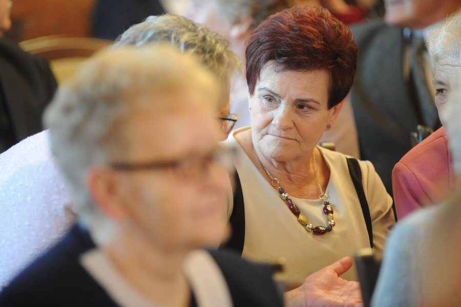 Medale i kwiaty dla małżeństw