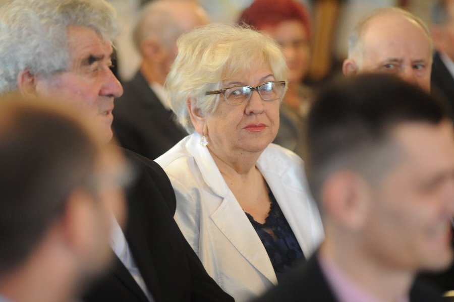 Medale i kwiaty dla małżeństw