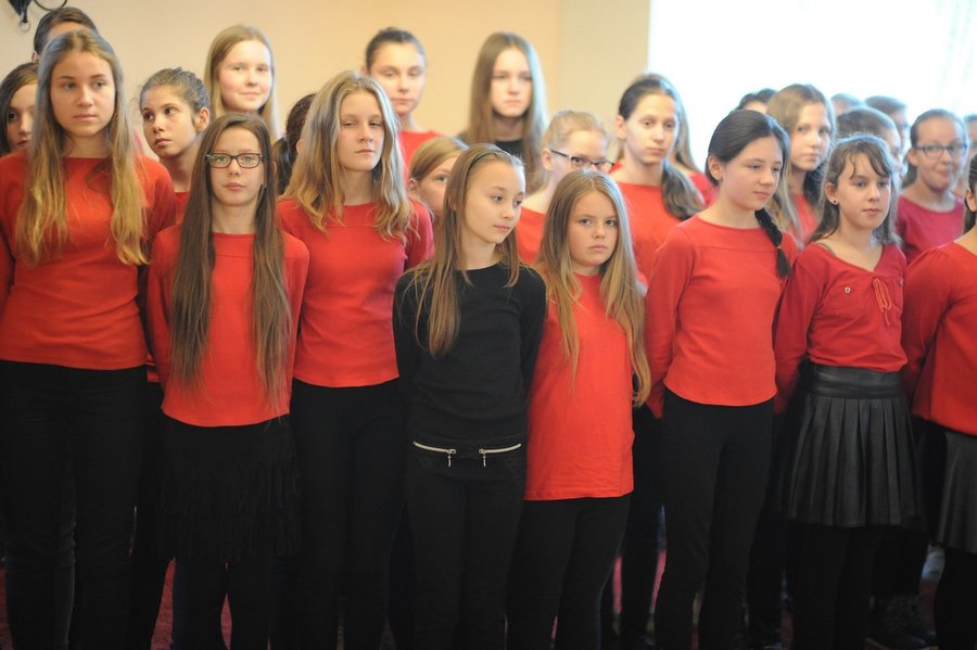 Medale i kwiaty dla małżeństw