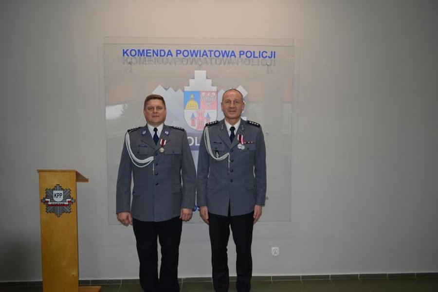 Policjanci i włodarze na medal