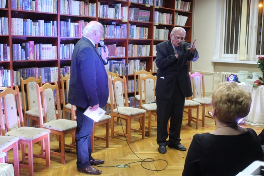 T. Wujek: I pisać nie przestanę...