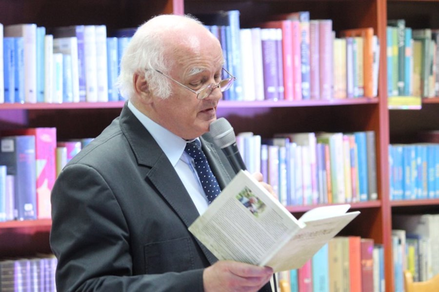 T. Wujek: I pisać nie przestanę...