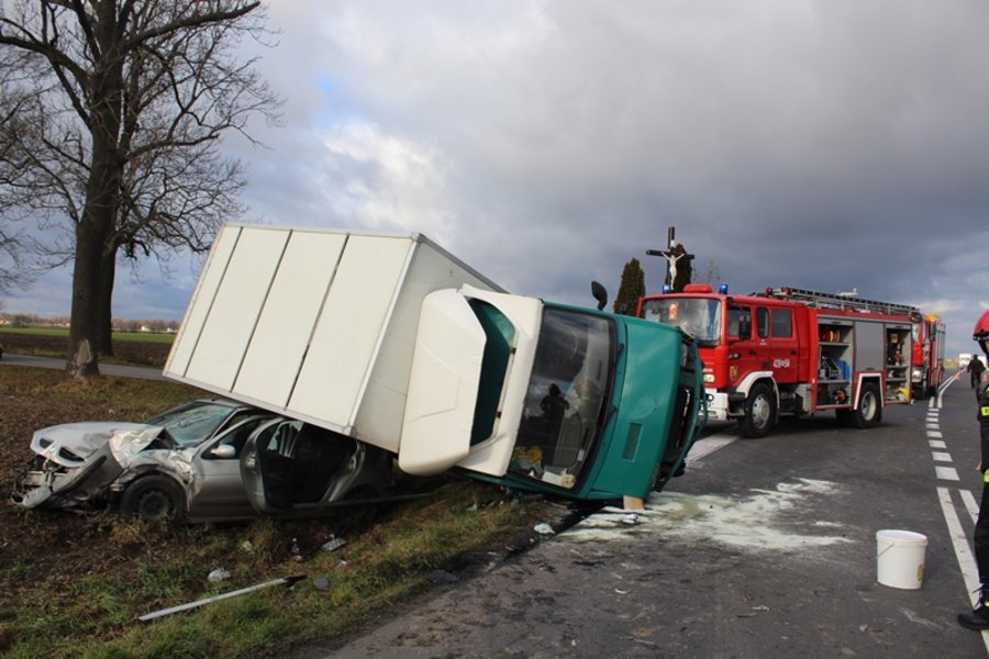 Ciężarówka przygniotła trzy osoby