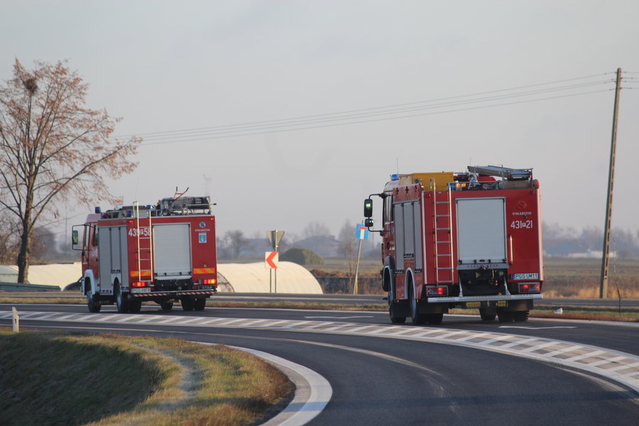 Wpadła w poślizg, a potem do rowu