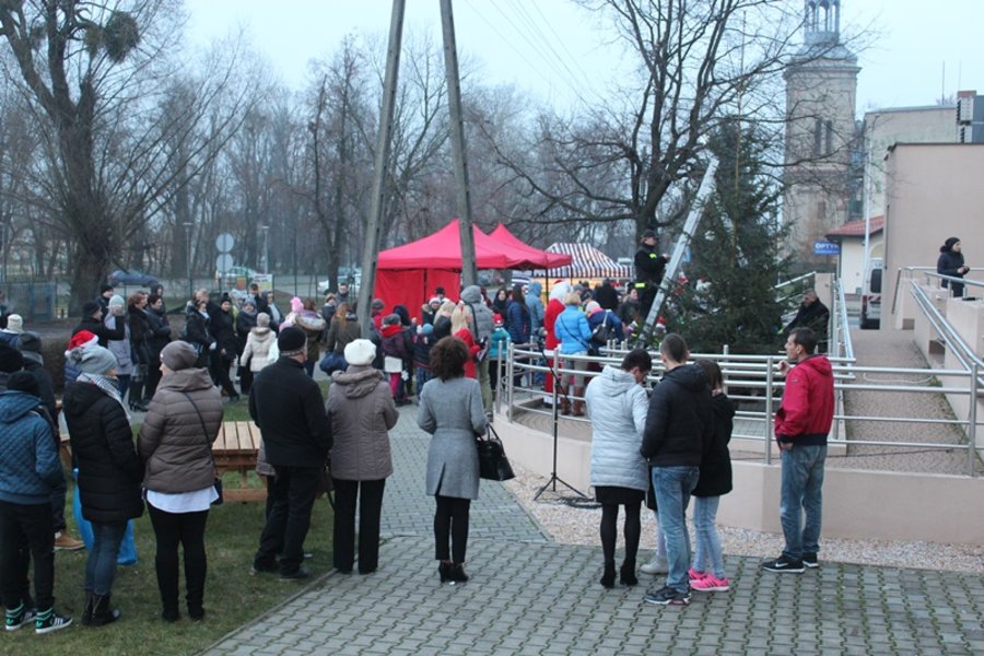 Mikołaj utknął w kominie. Trzeba było go ratować!