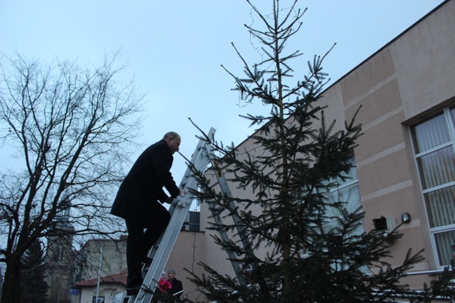 Mikołaj utknął w kominie. Trzeba było go ratować!