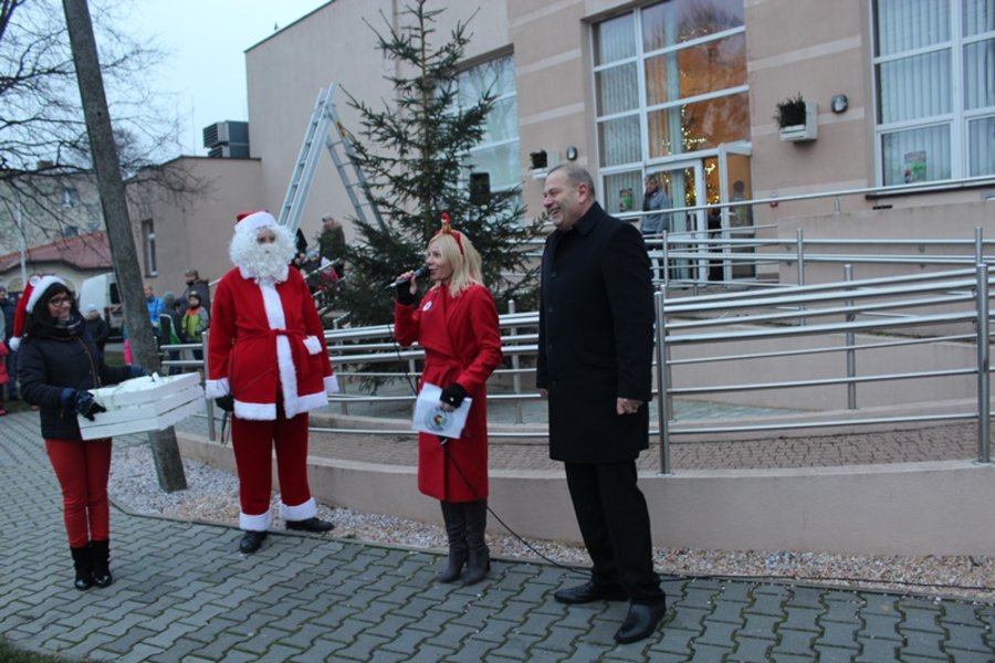 Mikołaj utknął w kominie. Trzeba było go ratować!