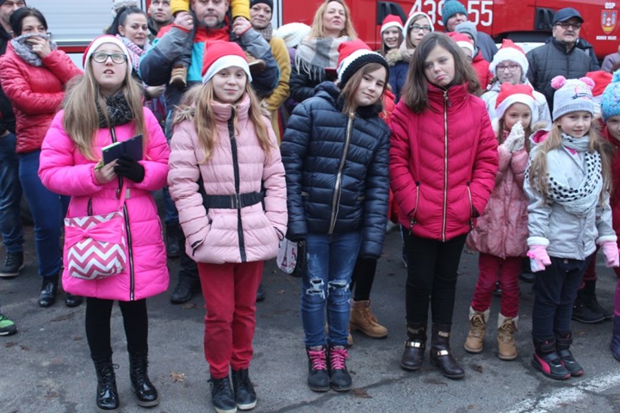 Mikołaj utknął w kominie. Trzeba było go ratować!