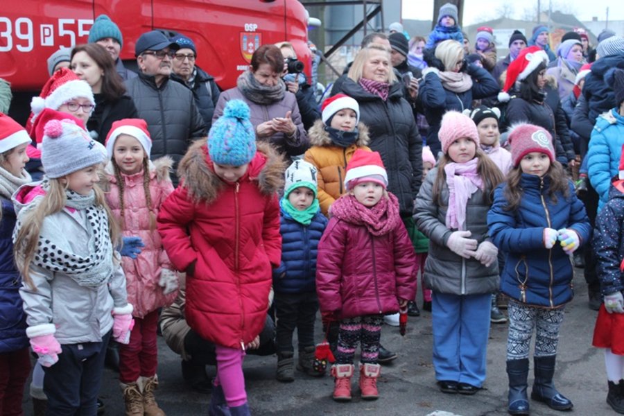 Mikołaj utknął w kominie. Trzeba było go ratować!
