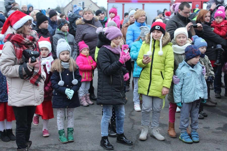 Mikołaj utknął w kominie. Trzeba było go ratować!