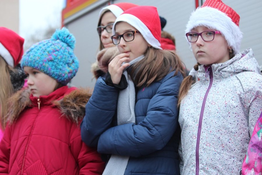 Mikołaj utknął w kominie. Trzeba było go ratować!