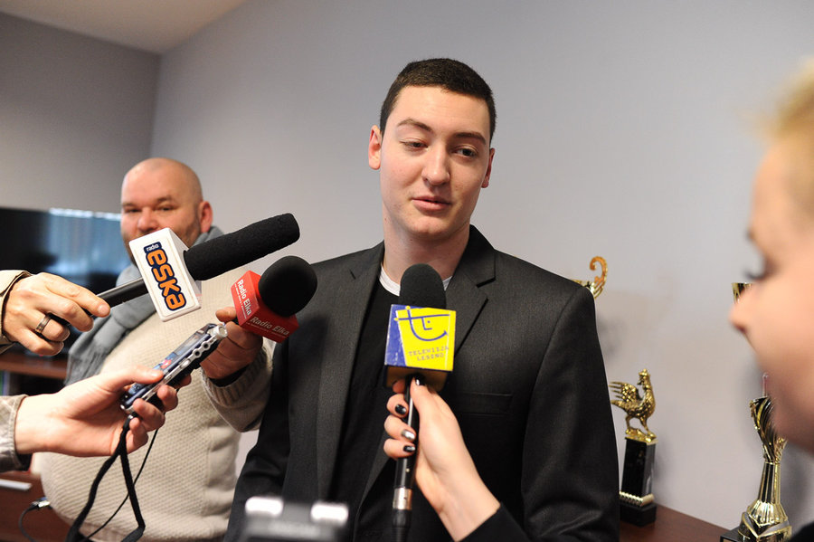 Gratulacje za odwagę na dworcu