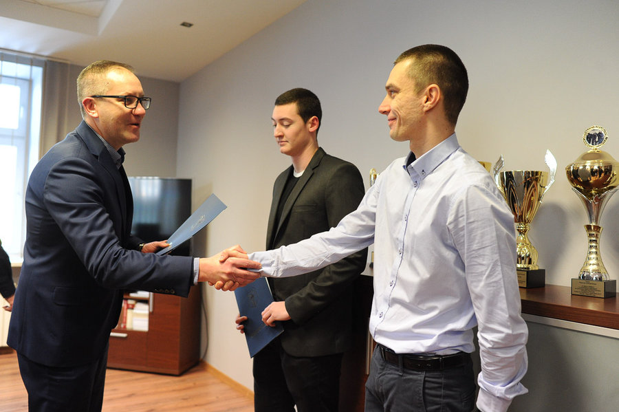 Gratulacje za odwagę na dworcu