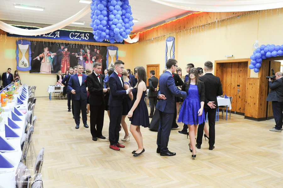 Dwudniowa studniówka dla stu