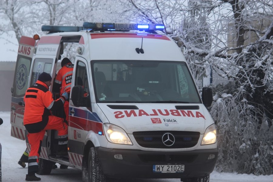 Tir uderzył w seata. Są ranni