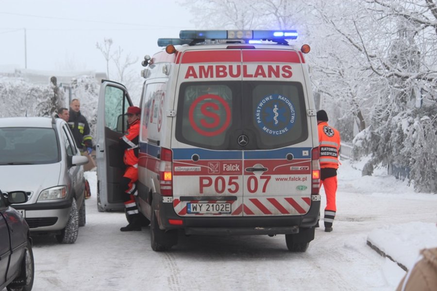 Tir uderzył w seata. Są ranni