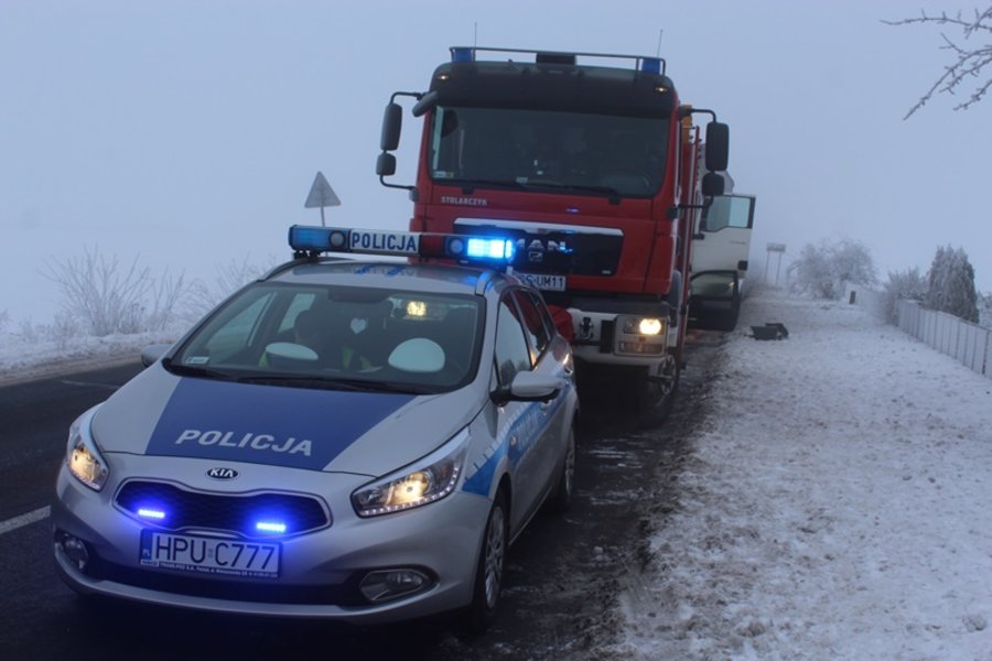 Tir uderzył w seata. Są ranni