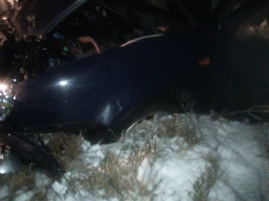 Uderzył w samochód i płot