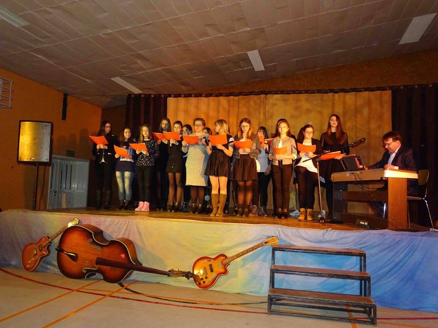 Koncert na stu wykonawców
