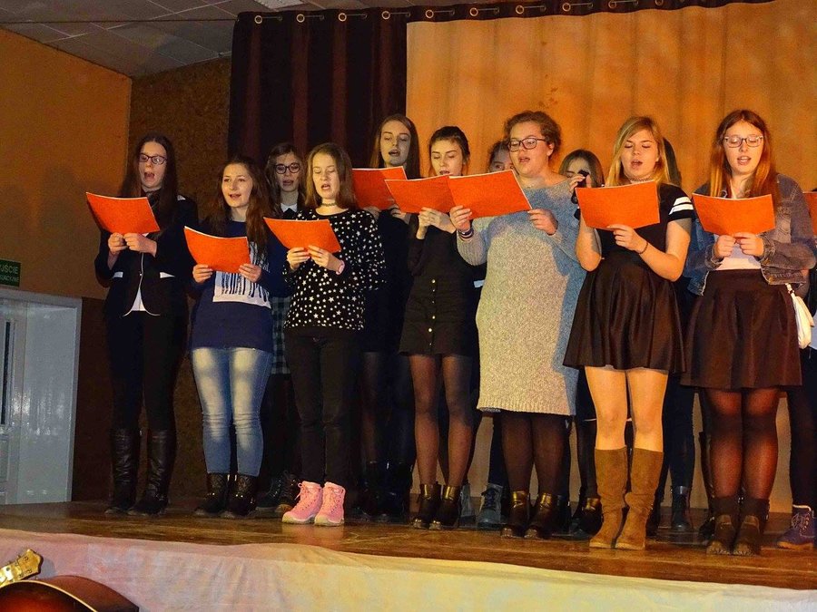 Koncert na stu wykonawców