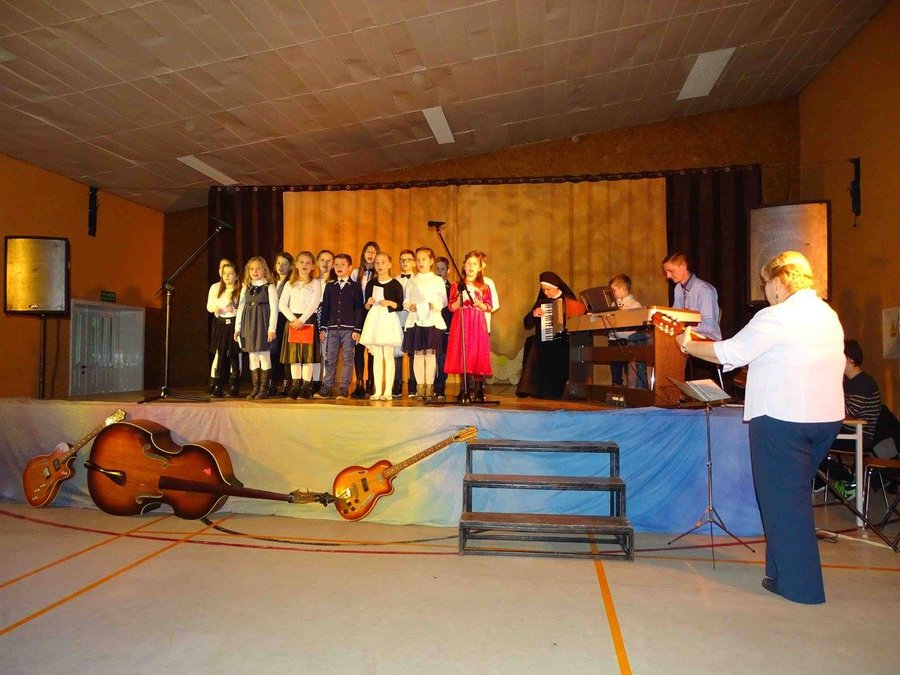 Koncert na stu wykonawców