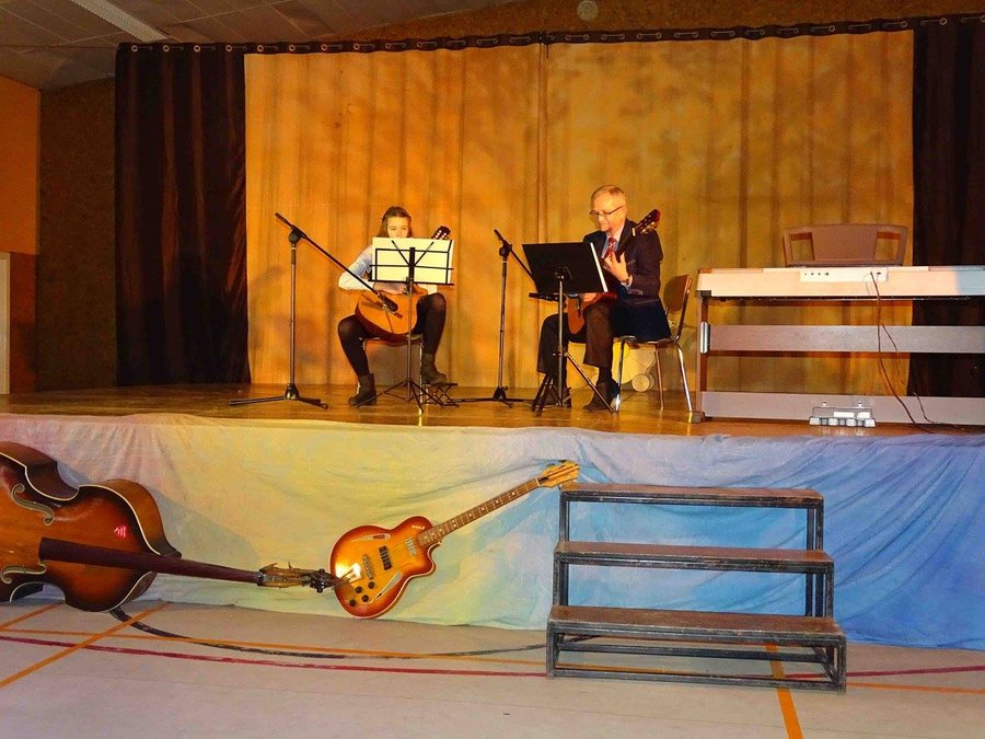 Koncert na stu wykonawców