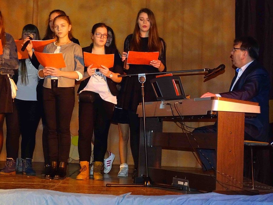Koncert na stu wykonawców