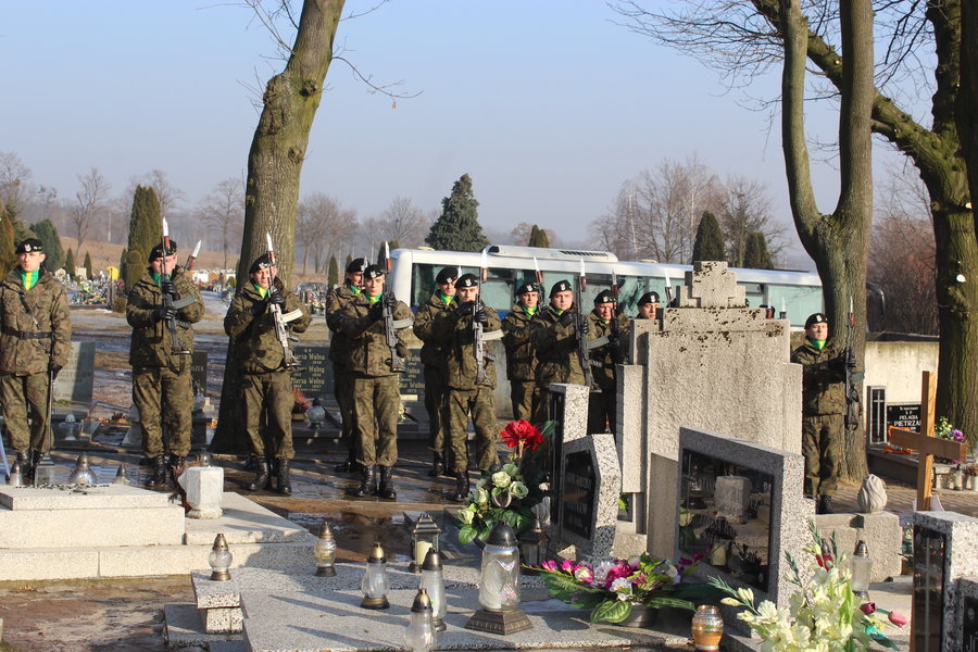 Pożegnany z honorami