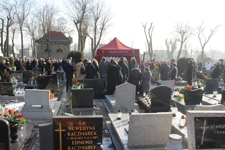 Pożegnany z honorami