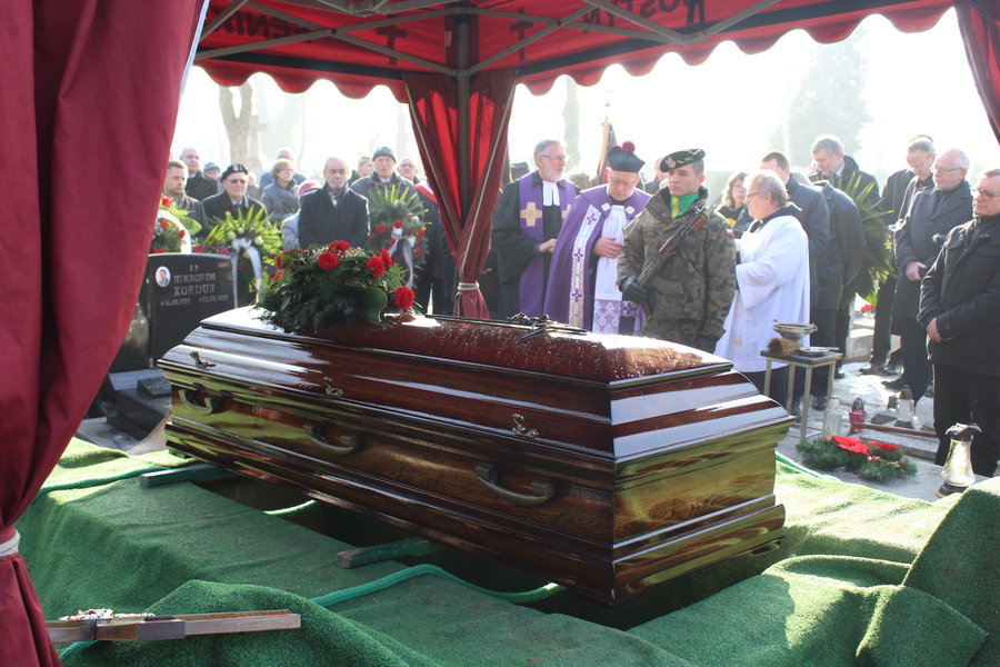Pożegnany z honorami