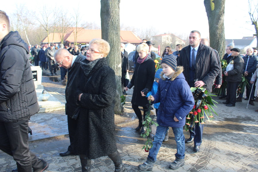 Pożegnany z honorami