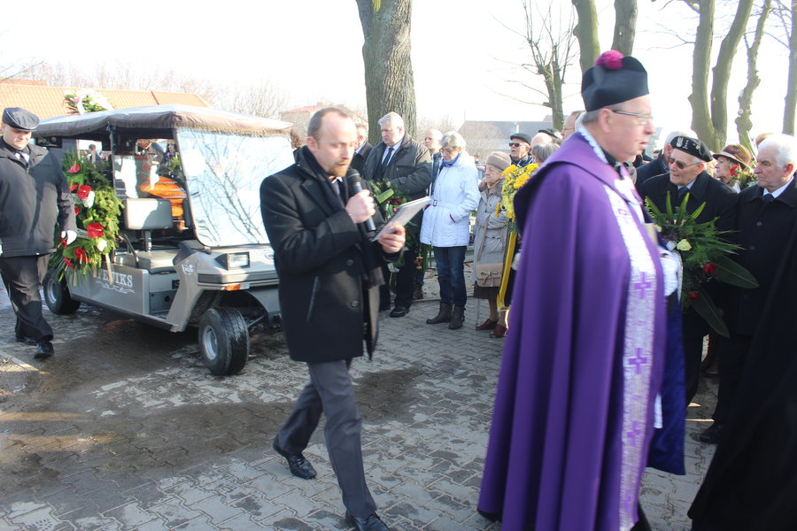 Pożegnany z honorami