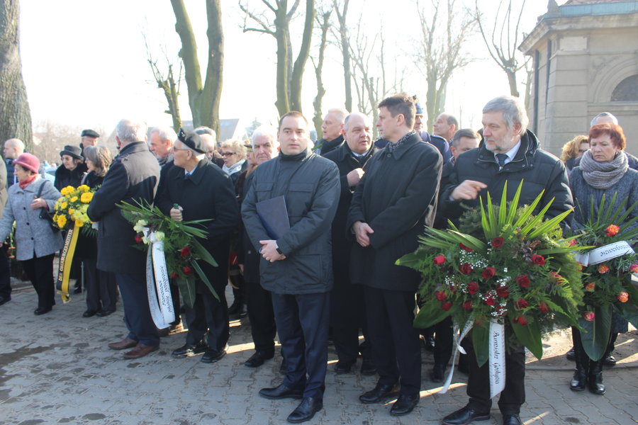 Pożegnany z honorami