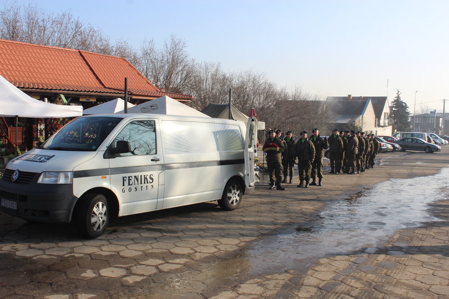 Pożegnany z honorami