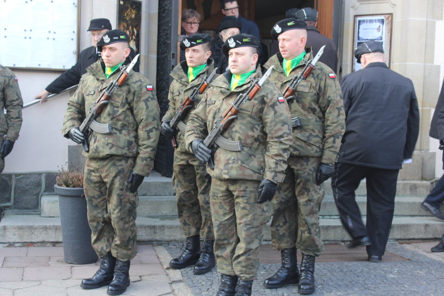 Pożegnany z honorami