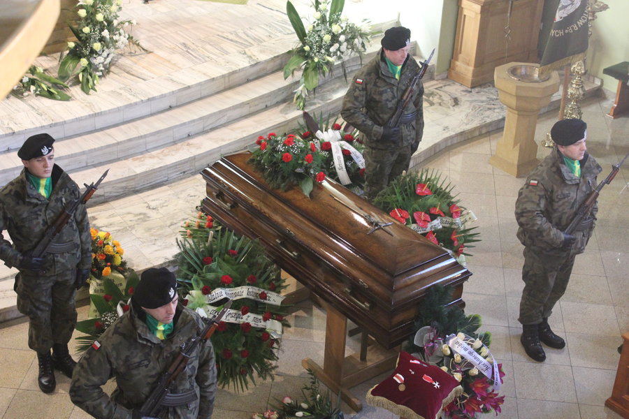 Pożegnany z honorami