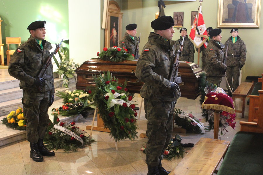 Pożegnany z honorami