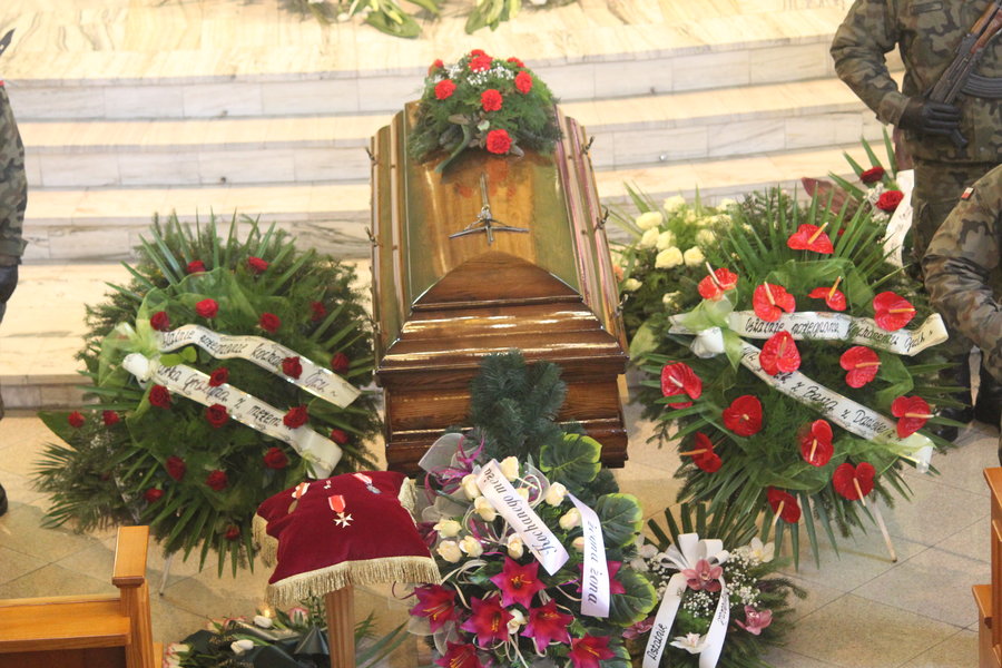 Pożegnany z honorami