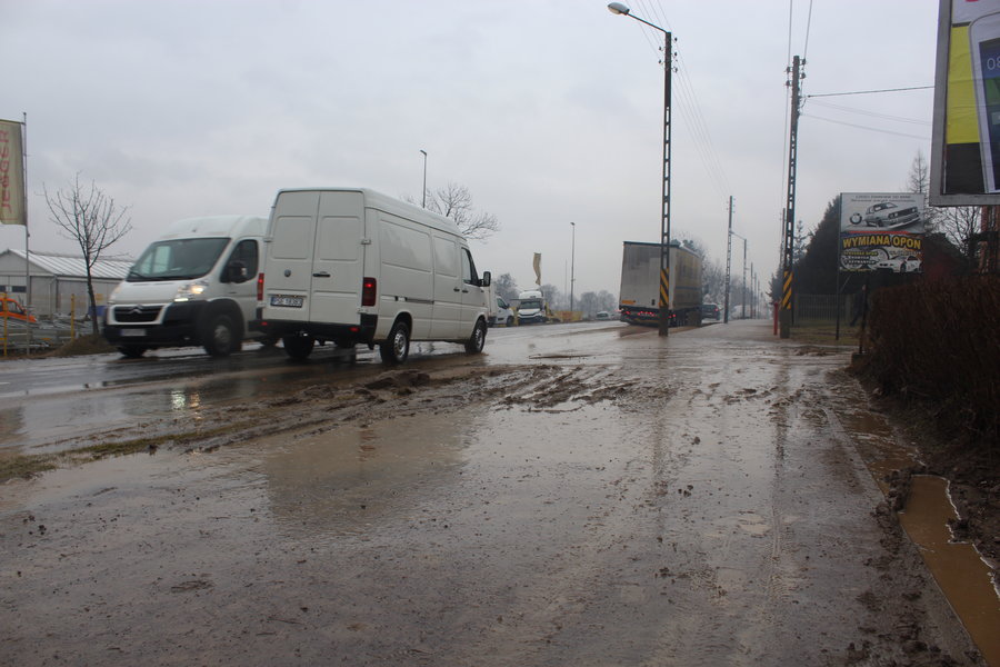 Rzeka błota na wojewódzkiej
