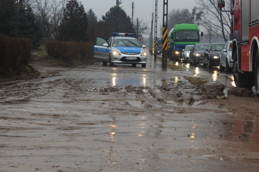 Rzeka błota na wojewódzkiej