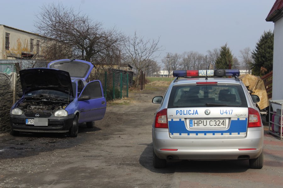 Samochód stanął w płomieniach