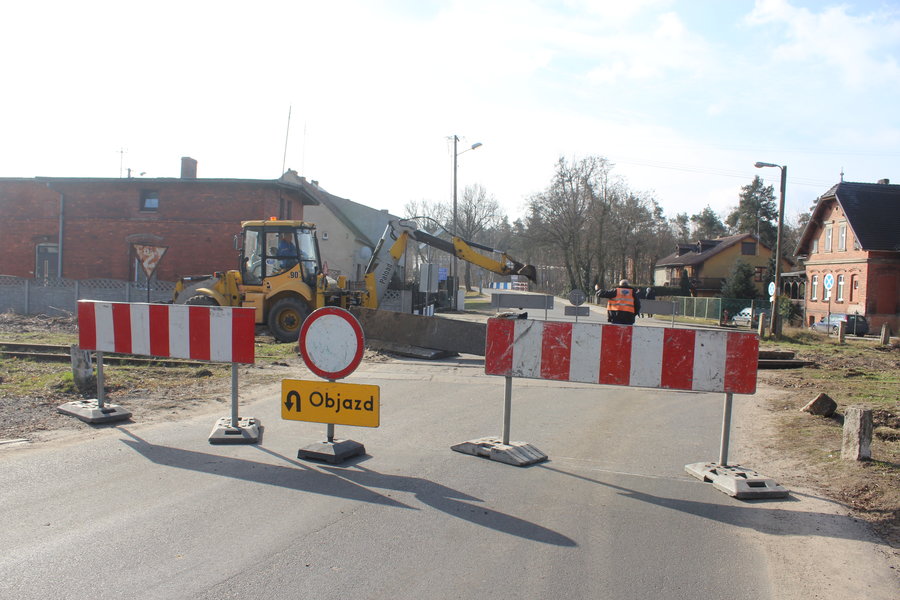 Rozpoczął się remont przejazdu kolejowego w Piaskach